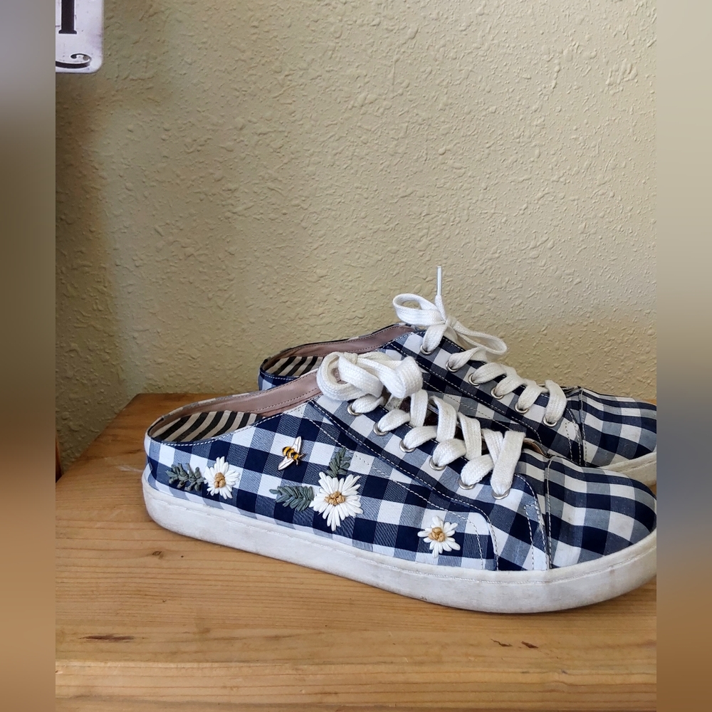 WOMENS SHOES